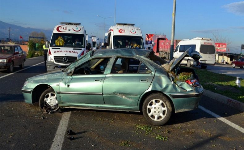 Otomobil takla attı: 3'ü çocuk 6 yaralı