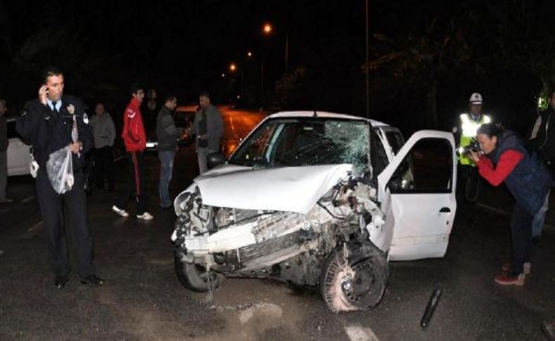 Otomobil Elektrik Direğine Çarpti: 1 Ölü