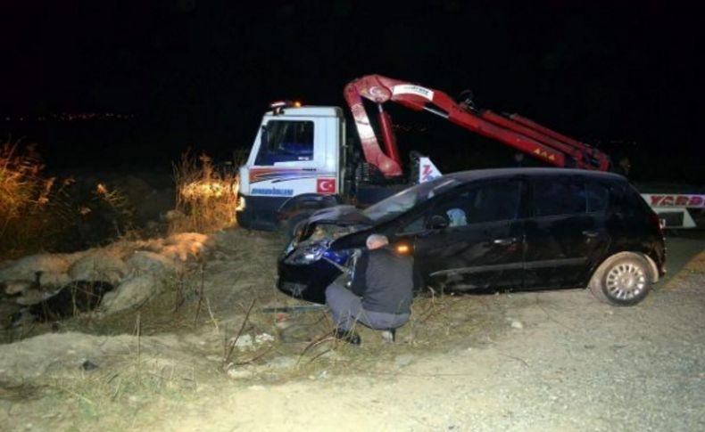 Otomobil sürüye çarptı: çoban yaralandı, 12 koyun telef oldu