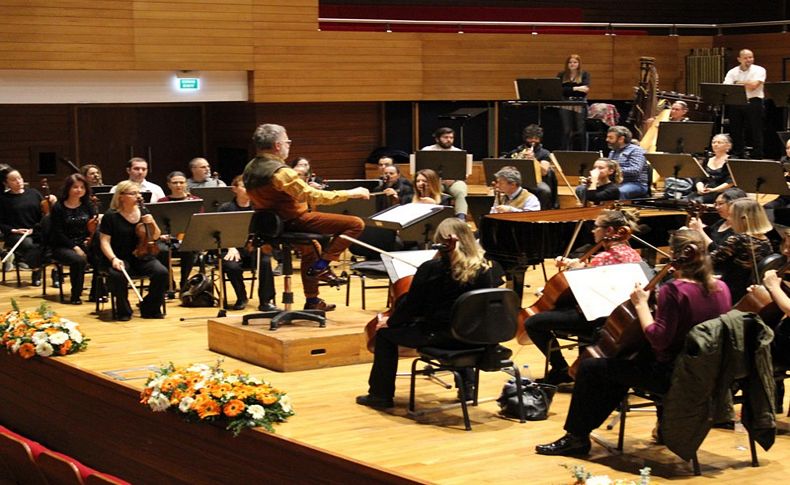 Özel korodan özel konser