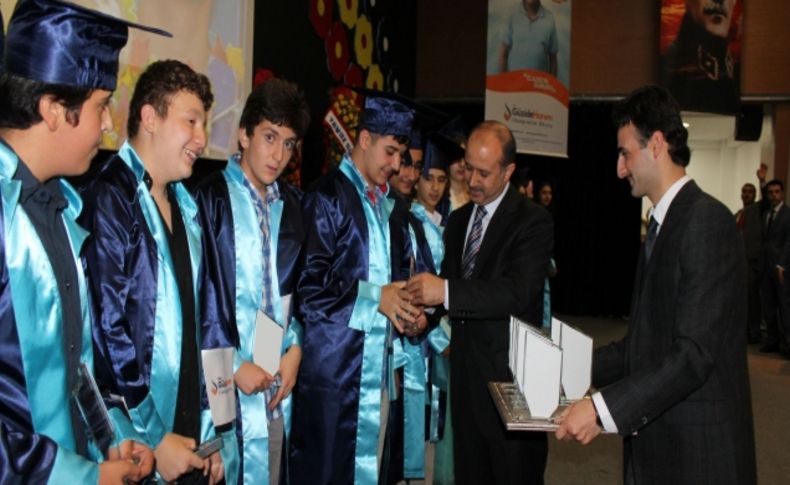 Özel Güzide Hanım Ortaokulu, 14. dönem mezunlarını uğurladı