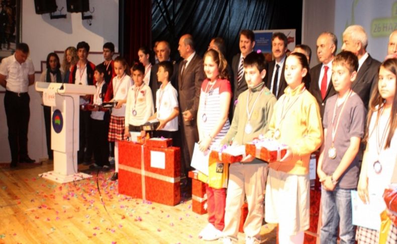 Özel İpek Koleji, başarıyı ödüllendirdi