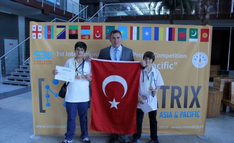 Özel Nilüfer Safvet Koleji bilişimde dünya 3.'sü