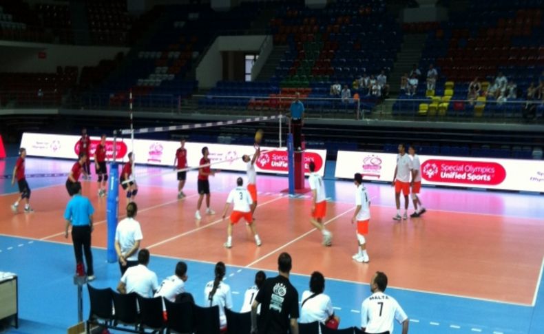 Özel Olimpiyatlar Avrupa Karma Voleybol ve Basketbol maçları ile devam edildi