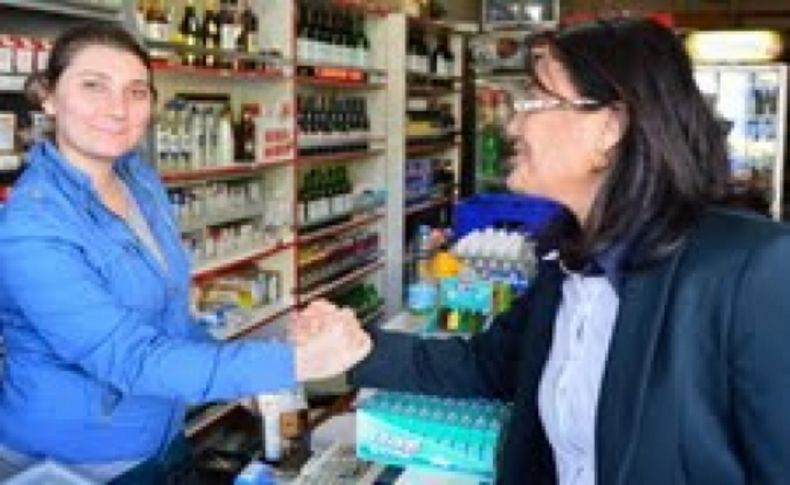 Özlem Şan Oğuzhan halkın nabzını tutuyor