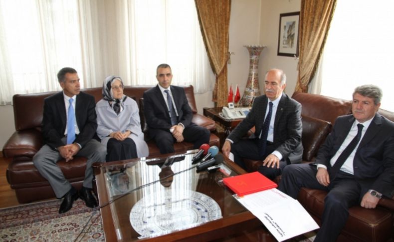 Öztimurlar ailesi önce okulu yaptı şimdi atölyesini yapacak