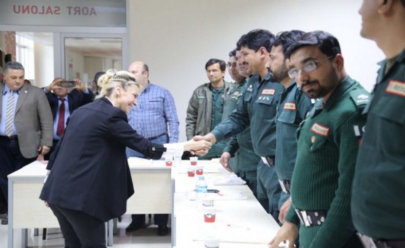 Pakistan'dan eğitim için İzmir'e geldiler