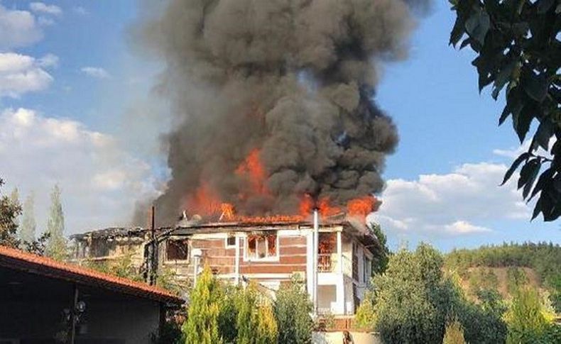 Pamukkale'de butik otel alevlere teslim oldu