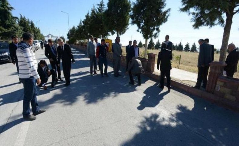 Pamukkale Yolu Karahayit’A Uzandi