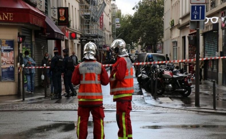 Paris'te bıçaklı saldırı! İkisi ağır 4 yaralı