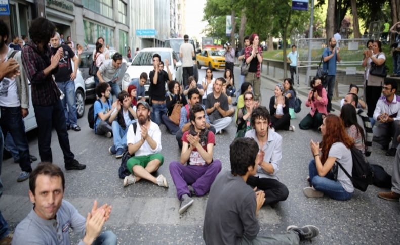 Park protestosunda CHP'lilerin de bulunduğu gruba müdahale