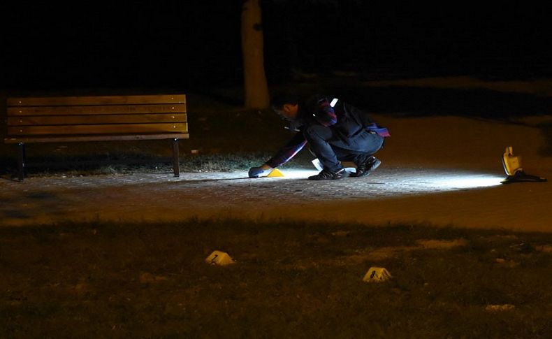 Parkta otururken pompalı saldırı: 2 yaralı