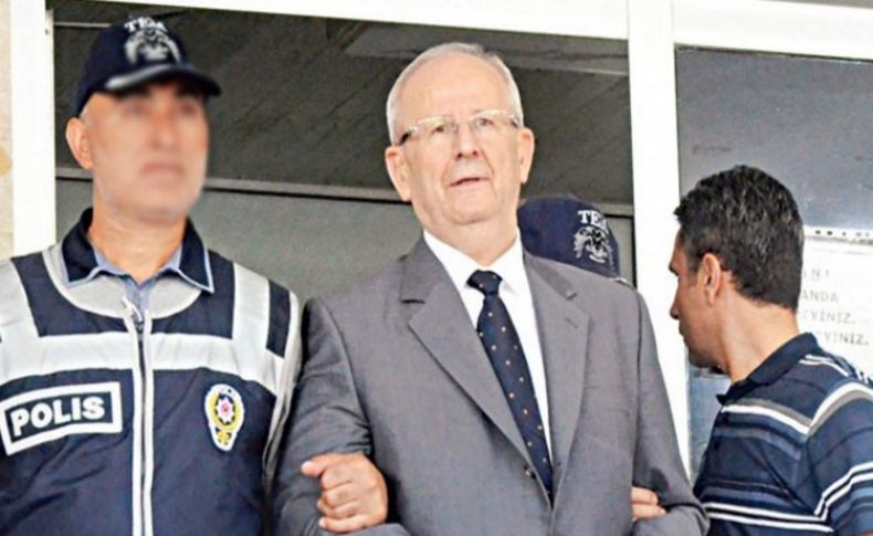 Paşa albaydan emir alıyordu