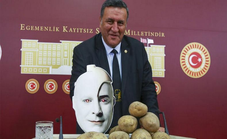 Patates üreticilerinin sorunlarını Cem Yılmaz'ın filmiyle anlattı