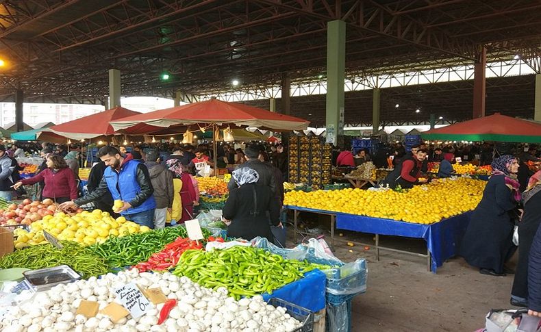 Pazar esnafına Menemen Belediyesi’nden destek