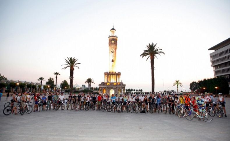 İzmir'den Prizren'e pedal çecirecekler