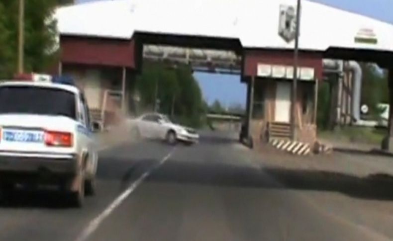 Polis dur ihtarına uymayan araca ateş açtı