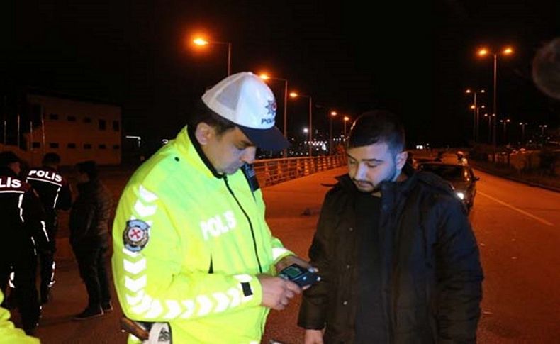 Polisin kestiği cezayı görünce az içti diye üzüldü