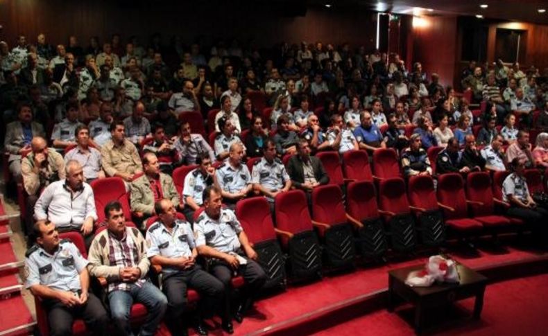 Polislere Aile Içi Iletişim Semineri