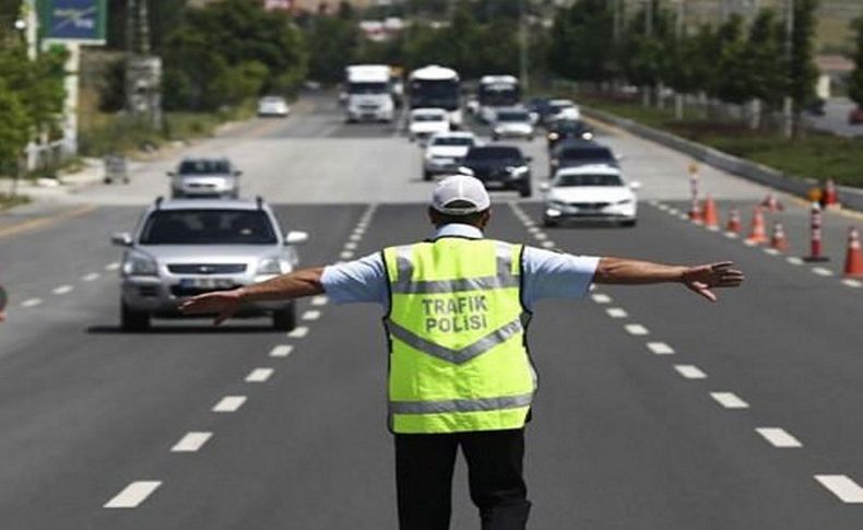 Polisten uykusu gelene yatak, acıkana simit