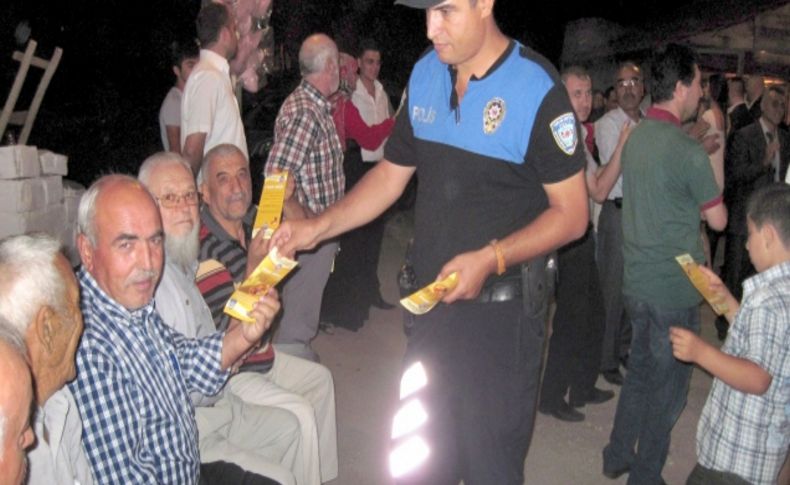 Polisten, düğünde silah atmayın uyarısı