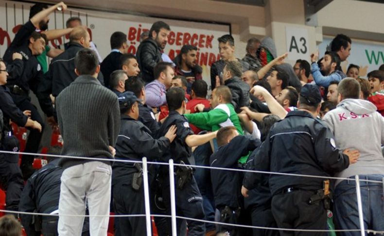 18 Pınar Karşıyaka taraftarı 'hakaret'ten ifade verecek