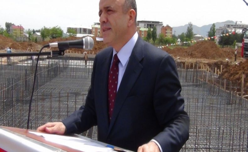 Prof. Dr. Vahit Özmen, memleketine okul yaptırıyor