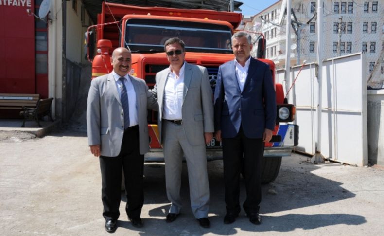 Pursaklar, Bayat’a kamyon hibe etti