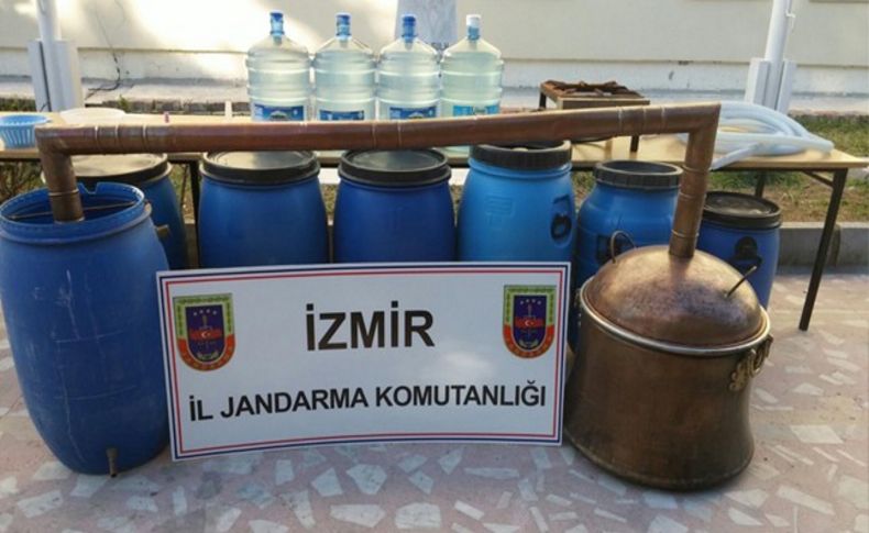 Bunlarla yakalandılar: 450 litre etil alkol, 390 litre sahte içki