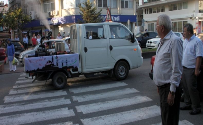 Ramazan'ın ilk gününde Ereğli sokakları gül suyu ile yıkandı