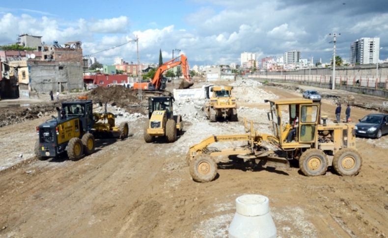 Ray Sokak’ta bulvar açma çalışmaları sürüyor