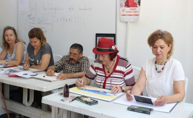 Resim kursunun 'Sümbül Ağa'sı