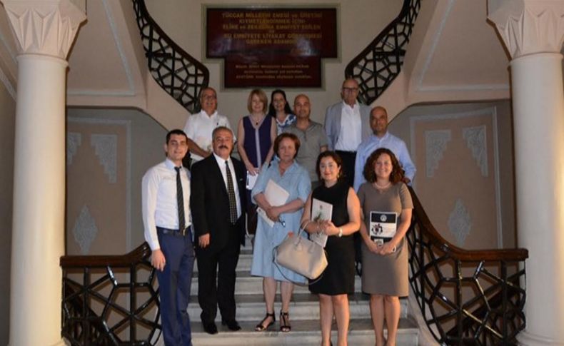İzmirliler, Borsa Sarayı için Instagram’da yarıştı