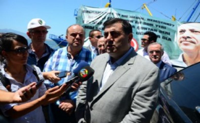 Başbakan'a İzmir'de denizden destek