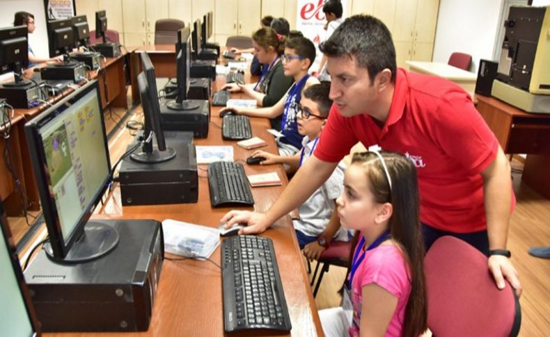 Robokod İzmir Yaz Okulu başladı