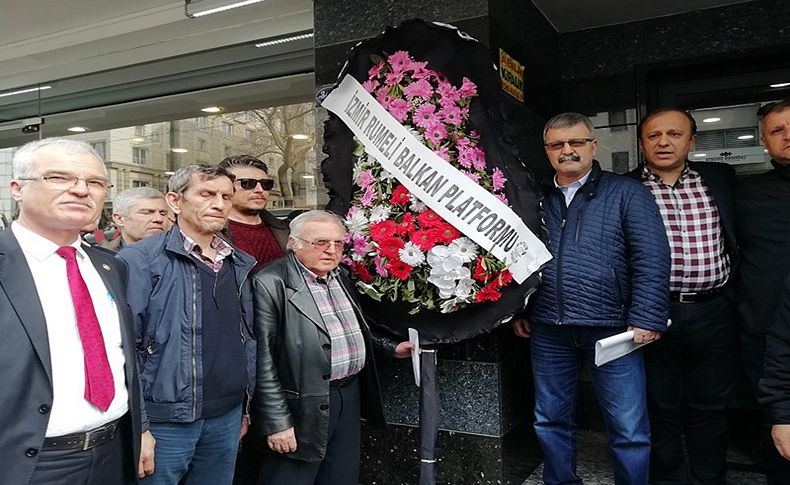 Rumeli ve Balkan dernekleri siyah çelenk bıraktı