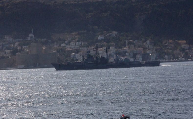 Rus savaş gemisi Çanakkale Boğazı'ndan geçti
