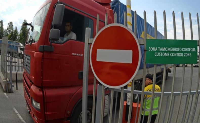 Rusya’ya getirilen maden suyu kolilerinden Türk tekstili çıktı