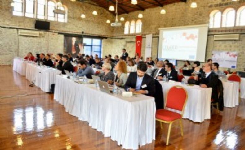 “Yenilenebilir enerji” için İzmir’de buluştular