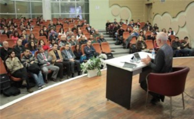 Sabahattin Ali Bornova'da anıldı