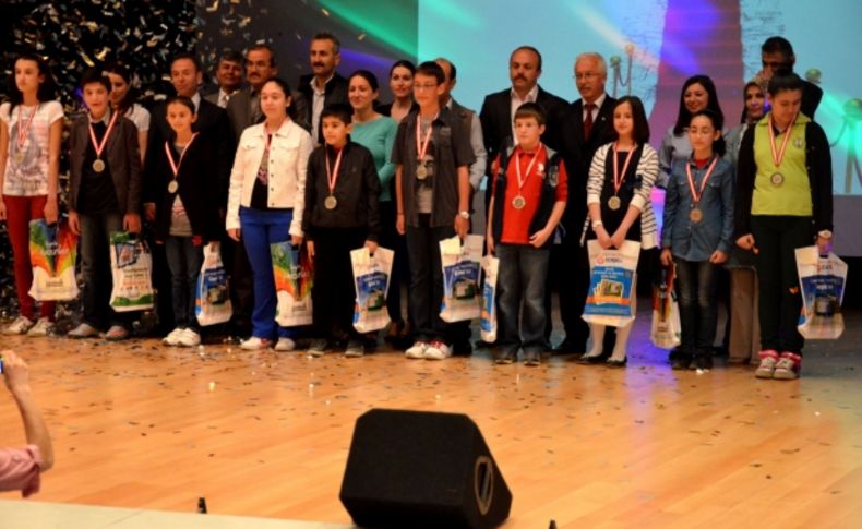 SABİO'da dereceye giren öğrenciler ödüllerine kavuştu