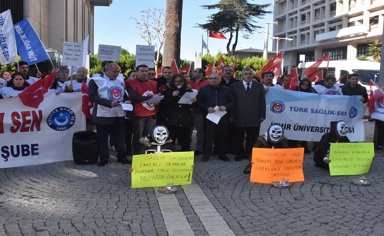 Sağlıkçılardan iskelet kostümlü döner sermaye eylemi