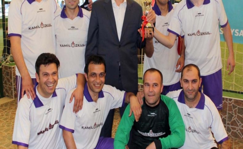 Sağlıkta Birlik Halısaha Turnuvası'nın birincisi Elvanspor oldu