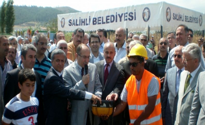 Salihli Özel Zuhal Ortaokulu binasının temeli törenle atıldı