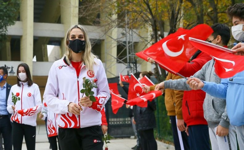 Şanlı'ya, İzmir'de coşkulu karşılama