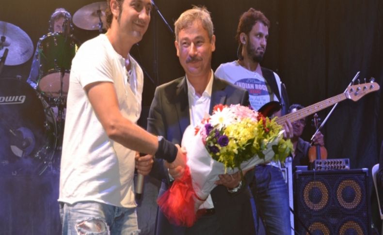 Saruhanlı Altın Üzüm ve Kültür Festivali Kıraç konseriyle bitti