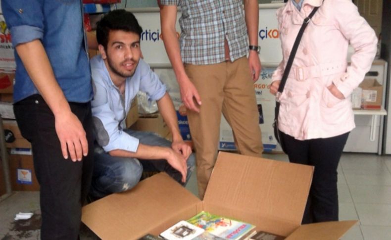 SAÜ’lü öğrenciler Ardahan’daki ilkokul için kitap topladı