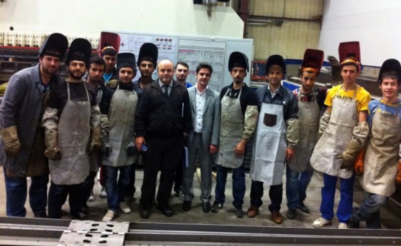 SAÜ’lü öğrenciler Otokar fabrikasında kaynak dersi aldı