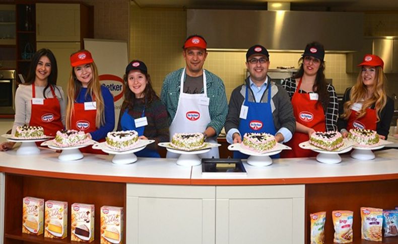 KalDer üyelerinden sevgililer günü pastası