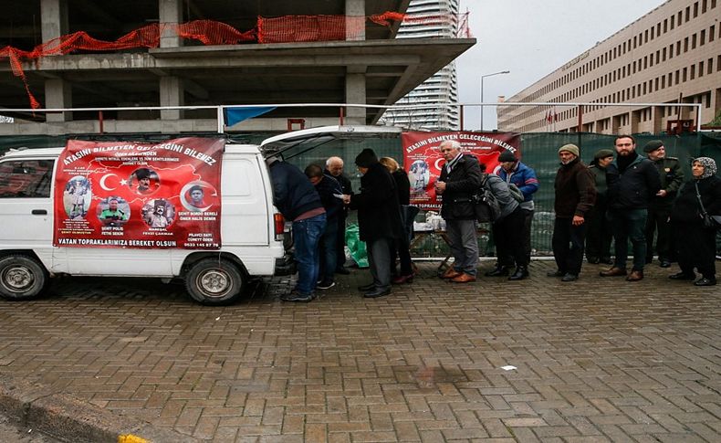 Şehit babası, Fethi Sekin için pilav dağıttı